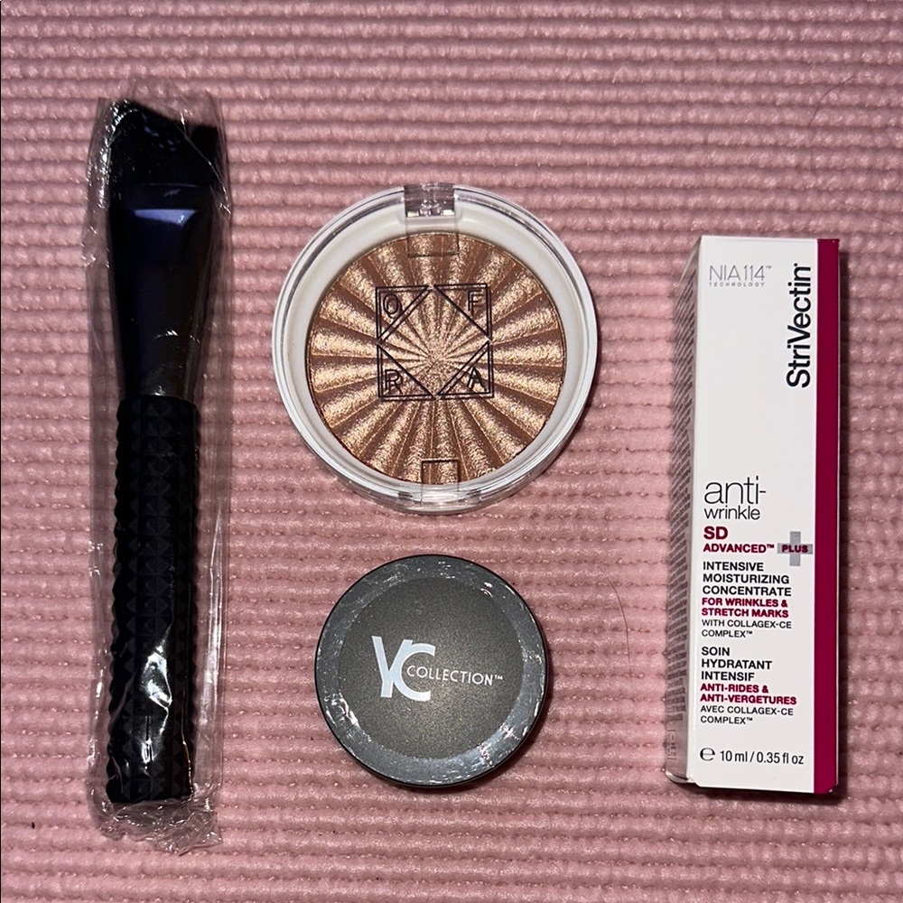 StriVectin Gold and Black Makeup Brush